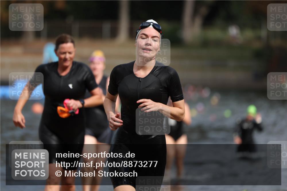 14.09.2025 - Stadtparktriathlon Michael Strokosch http://msf.ph/oto/8873277 14.09.2025 12:12:53 Schwimmen 1275, 1293, 1296, 1310, 1314 meine-sportfotos.de