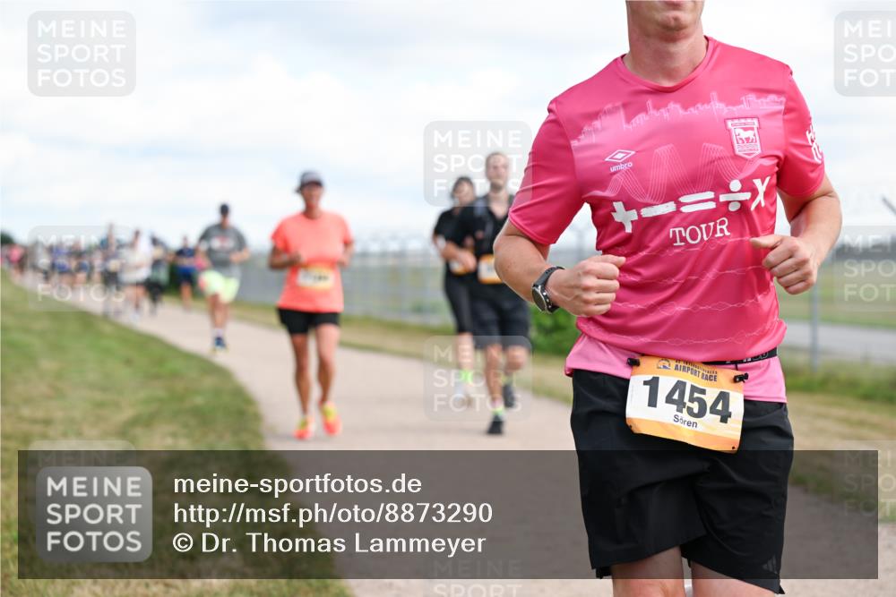 14.09.2025 - Airport Race Dr. Thomas Lammeyer http://msf.ph/oto/8873290 14.09.2025 12:18:01 Laufen 1454 meine-sportfotos.de