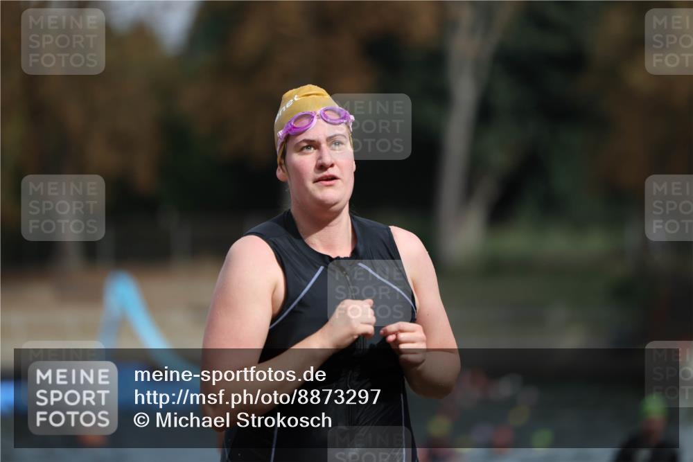 14.09.2025 - Stadtparktriathlon Michael Strokosch http://msf.ph/oto/8873297 14.09.2025 12:12:58 Schwimmen 1242, 1275, 1293, 1296 meine-sportfotos.de