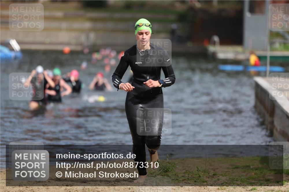 14.09.2025 - Stadtparktriathlon Michael Strokosch http://msf.ph/oto/8873310 14.09.2025 12:13:04 Schwimmen 1242, 1280 meine-sportfotos.de