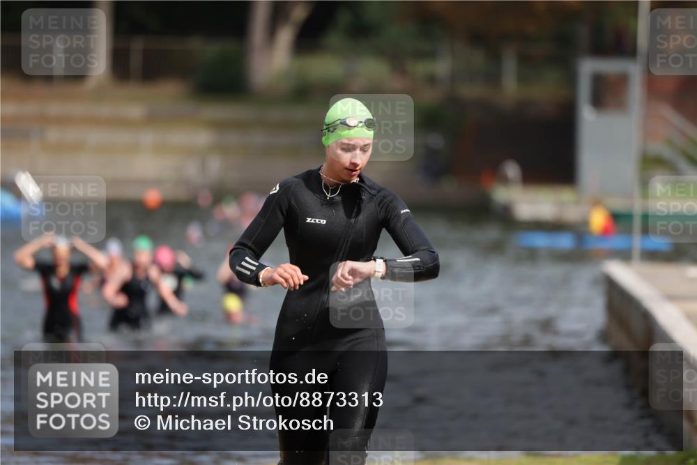 14.09.2025 - Stadtparktriathlon Michael Strokosch http://msf.ph/oto/8873313 14.09.2025 12:13:05 Schwimmen 1242, 1280 meine-sportfotos.de