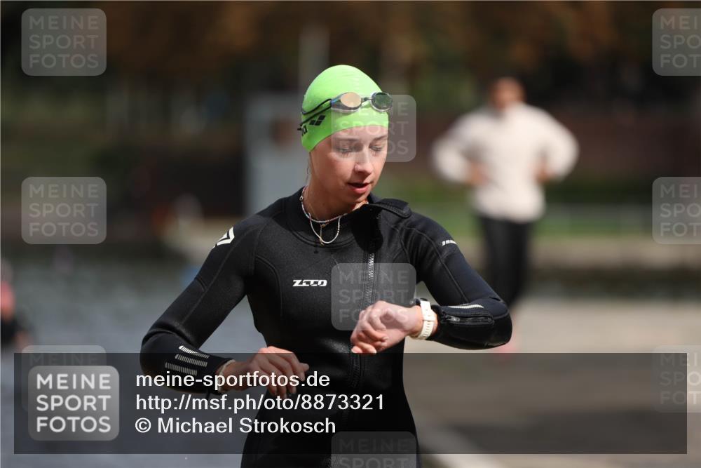 14.09.2025 - Stadtparktriathlon Michael Strokosch http://msf.ph/oto/8873321 14.09.2025 12:13:07 Schwimmen 1242, 1267, 1280 meine-sportfotos.de