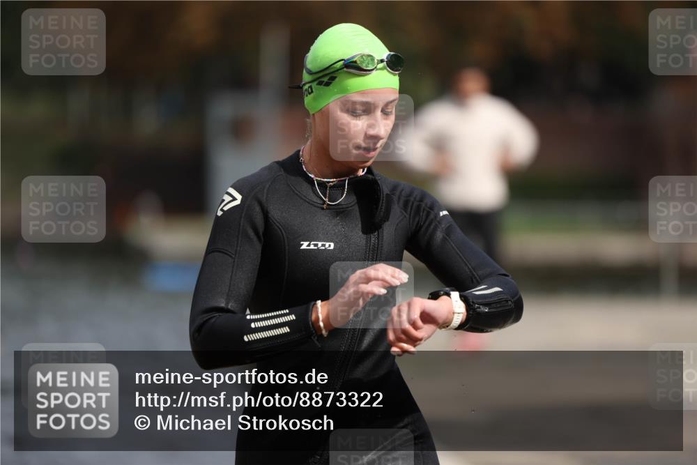 14.09.2025 - Stadtparktriathlon Michael Strokosch http://msf.ph/oto/8873322 14.09.2025 12:13:07 Schwimmen 1242, 1267, 1280 meine-sportfotos.de