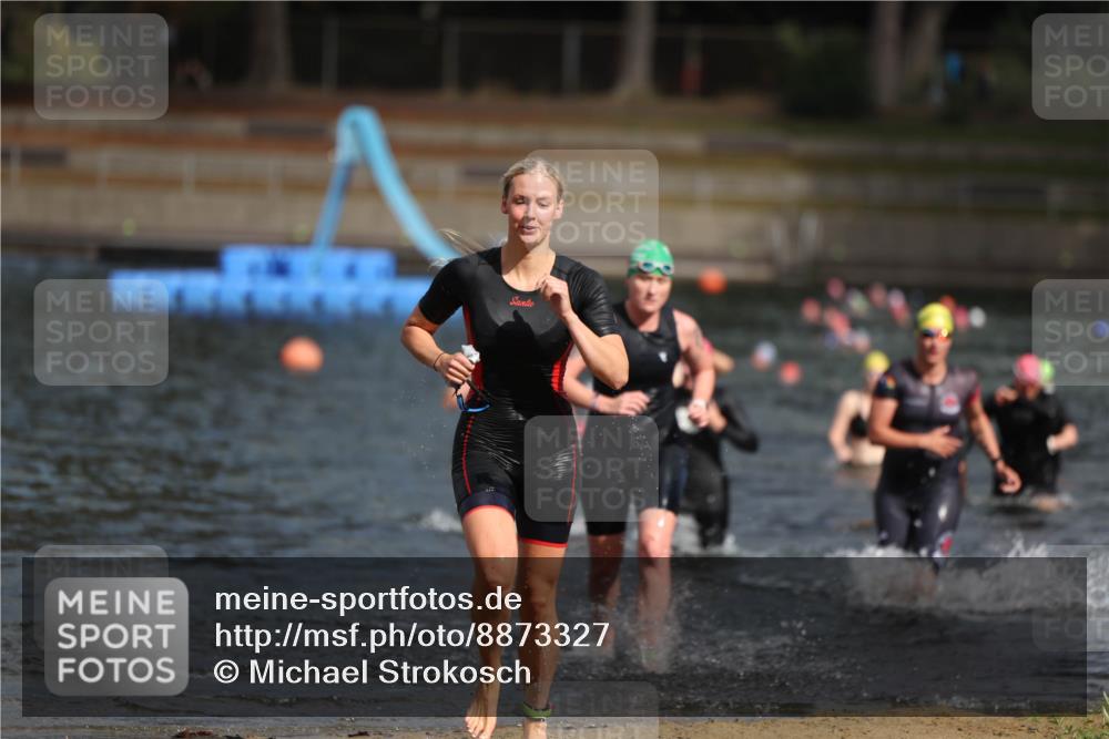 14.09.2025 - Stadtparktriathlon Michael Strokosch http://msf.ph/oto/8873327 14.09.2025 12:13:14 Schwimmen 1223, 1267, 1280 meine-sportfotos.de