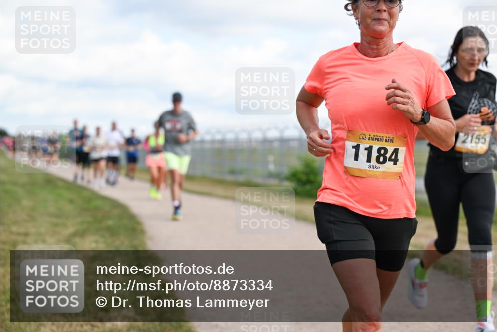 14.09.2025 - Airport Race Dr. Thomas Lammeyer http://msf.ph/oto/8873334 14.09.2025 12:18:04 Laufen 42, 1184, 2155 meine-sportfotos.de