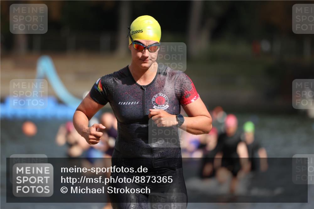 14.09.2025 - Stadtparktriathlon Michael Strokosch http://msf.ph/oto/8873365 14.09.2025 12:13:22 Schwimmen 1223, 1251, 1257, 1264, 1267, 1277, 1286, 1321 meine-sportfotos.de