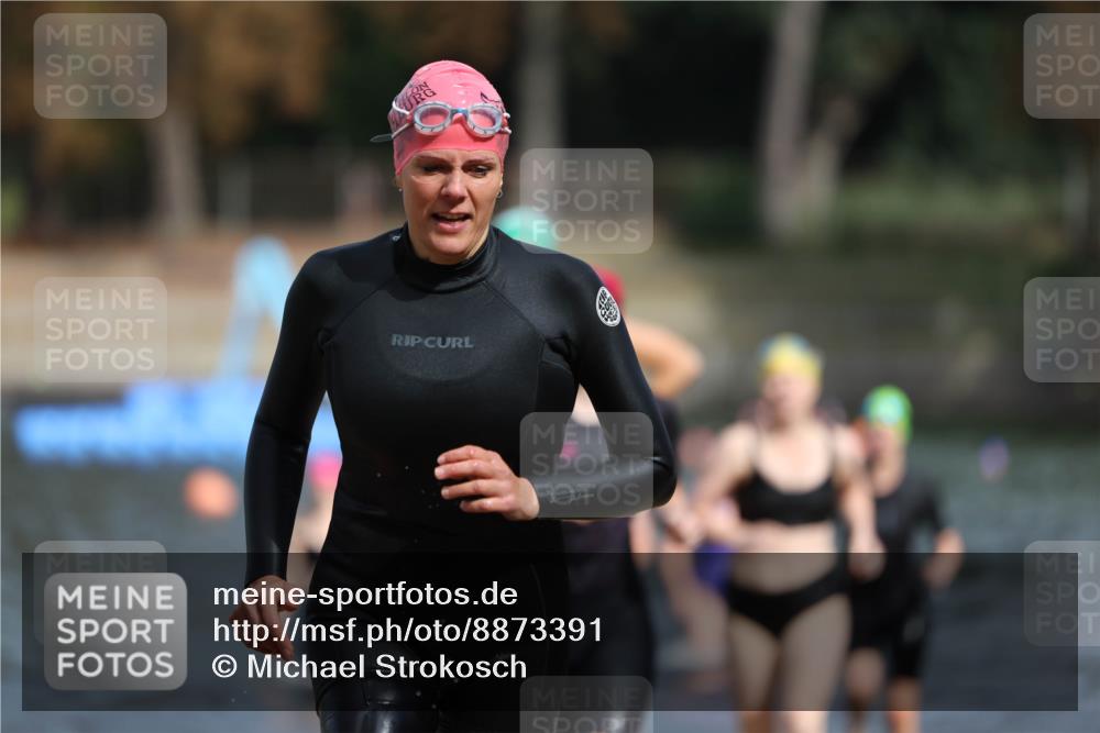 14.09.2025 - Stadtparktriathlon Michael Strokosch http://msf.ph/oto/8873391 14.09.2025 12:13:31 Schwimmen 1222, 1251, 1257, 1264, 1277, 1286, 1312, 1319, 1321 meine-sportfotos.de
