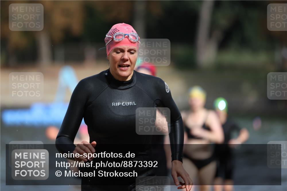 14.09.2025 - Stadtparktriathlon Michael Strokosch http://msf.ph/oto/8873392 14.09.2025 12:13:31 Schwimmen 1222, 1251, 1257, 1264, 1277, 1286, 1312, 1319, 1321 meine-sportfotos.de