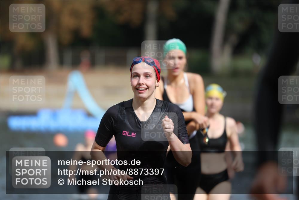14.09.2025 - Stadtparktriathlon Michael Strokosch http://msf.ph/oto/8873397 14.09.2025 12:13:32 Schwimmen 1222, 1251, 1257, 1263, 1277, 1286, 1312, 1319 meine-sportfotos.de