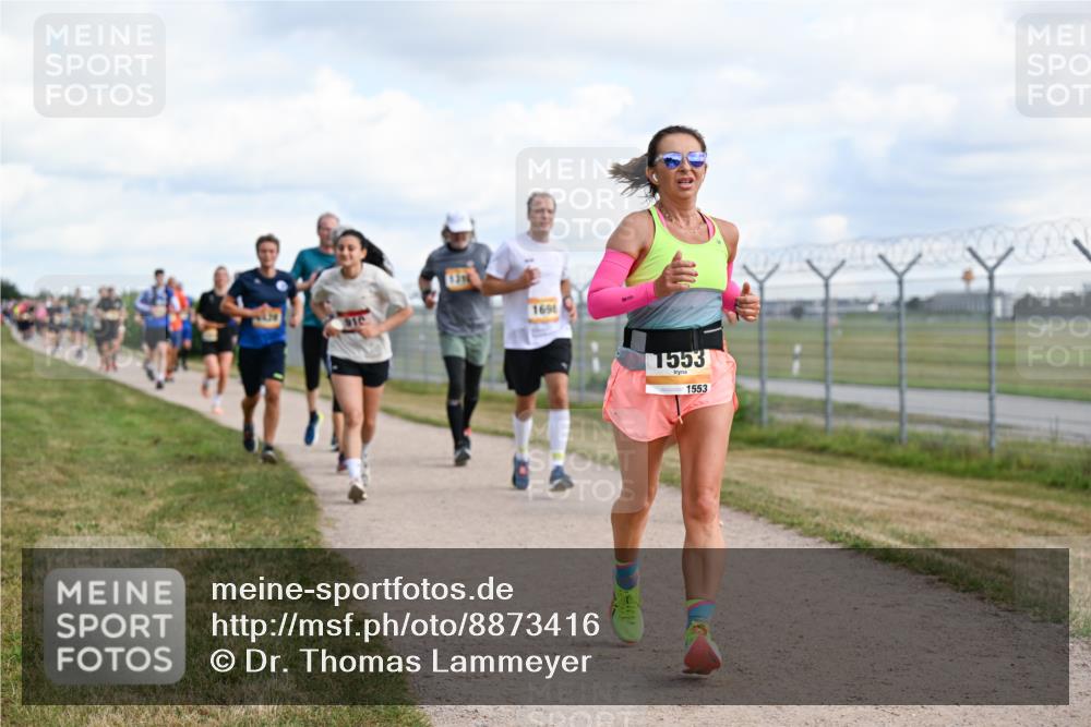 14.09.2025 - Airport Race Dr. Thomas Lammeyer http://msf.ph/oto/8873416 14.09.2025 12:18:08 Laufen 910, 1698, 1553, 1553 meine-sportfotos.de