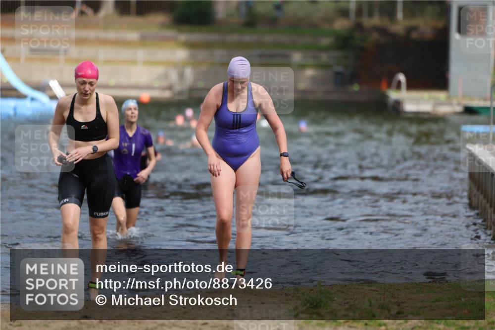 14.09.2025 - Stadtparktriathlon Michael Strokosch http://msf.ph/oto/8873426 14.09.2025 12:13:40 Schwimmen 1263, 1291, 1312, 1319 meine-sportfotos.de