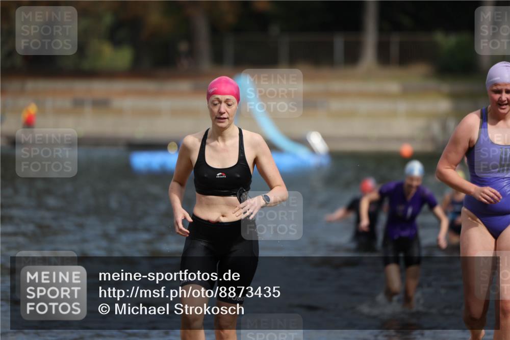 14.09.2025 - Stadtparktriathlon Michael Strokosch http://msf.ph/oto/8873435 14.09.2025 12:13:42 Schwimmen 1263, 1291, 1319 meine-sportfotos.de
