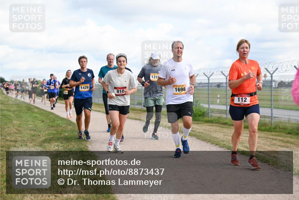 14.09.2025 - Airport Race Dr. Thomas Lammeyer http://msf.ph/oto/8873437 14.09.2025 12:18:10 Laufen 1428, 910, 1318, 1698, 112 meine-sportfotos.de