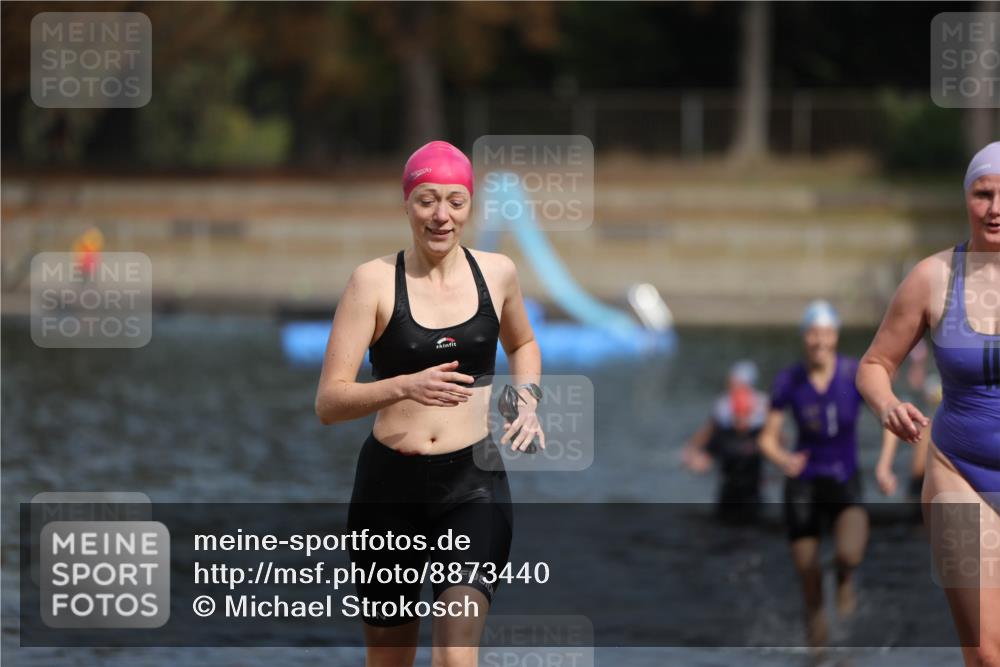 14.09.2025 - Stadtparktriathlon Michael Strokosch http://msf.ph/oto/8873440 14.09.2025 12:13:42 Schwimmen 1263, 1291, 1319 meine-sportfotos.de
