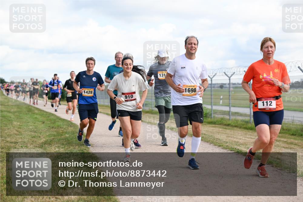 14.09.2025 - Airport Race Dr. Thomas Lammeyer http://msf.ph/oto/8873442 14.09.2025 12:18:10 Laufen 1428, 910, 131, 1698, 112 meine-sportfotos.de