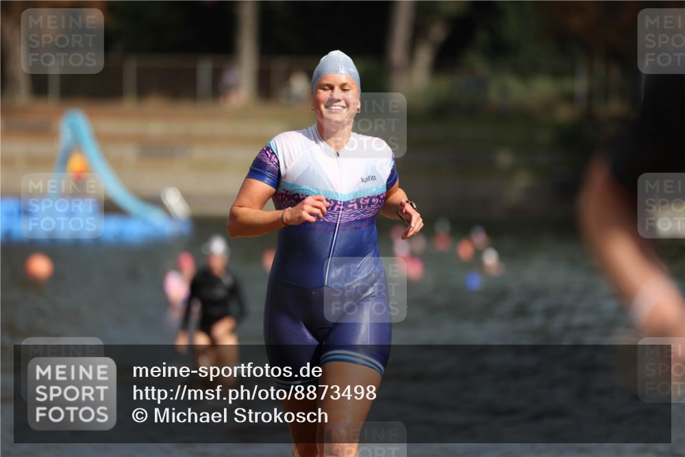 14.09.2025 - Stadtparktriathlon Michael Strokosch http://msf.ph/oto/8873498 14.09.2025 12:14:02 Schwimmen 1236, 1237, 1288, 1290 meine-sportfotos.de