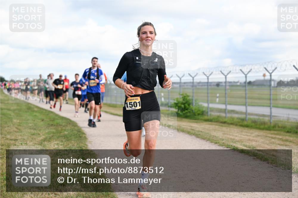 14.09.2025 - Airport Race Dr. Thomas Lammeyer http://msf.ph/oto/8873512 14.09.2025 12:18:15 Laufen 239, 1501 meine-sportfotos.de