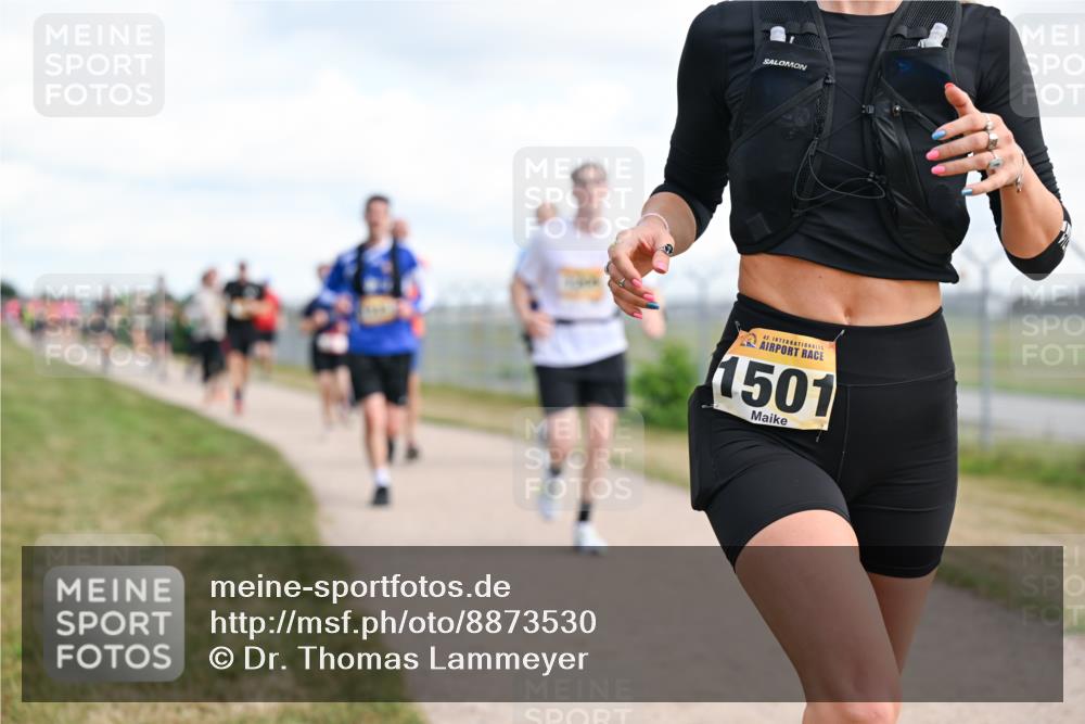 14.09.2025 - Airport Race Dr. Thomas Lammeyer http://msf.ph/oto/8873530 14.09.2025 12:18:16 Laufen 42, 1501 meine-sportfotos.de
