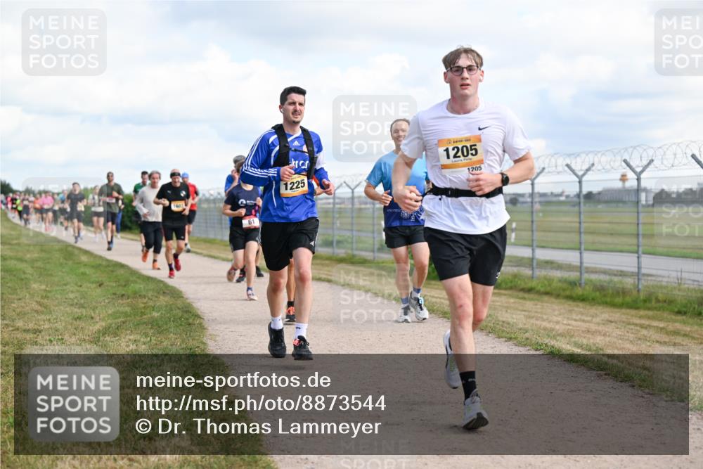 14.09.2025 - Airport Race Dr. Thomas Lammeyer http://msf.ph/oto/8873544 14.09.2025 12:18:16 Laufen 61, 1225, 1205, 1205 meine-sportfotos.de