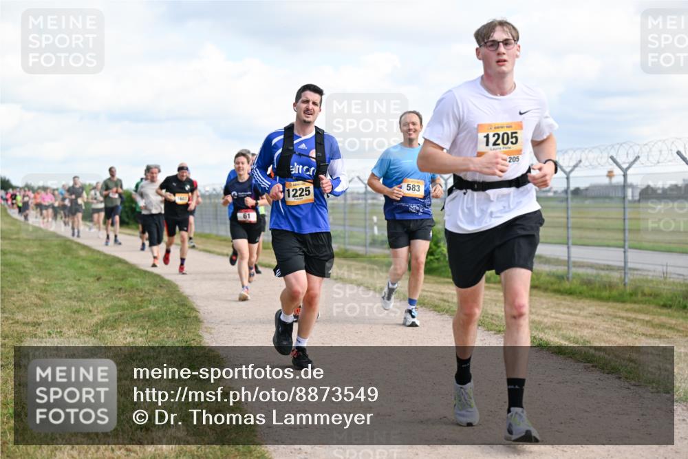 14.09.2025 - Airport Race Dr. Thomas Lammeyer http://msf.ph/oto/8873549 14.09.2025 12:18:17 Laufen 61, 1225, 583, 1205, 205 meine-sportfotos.de