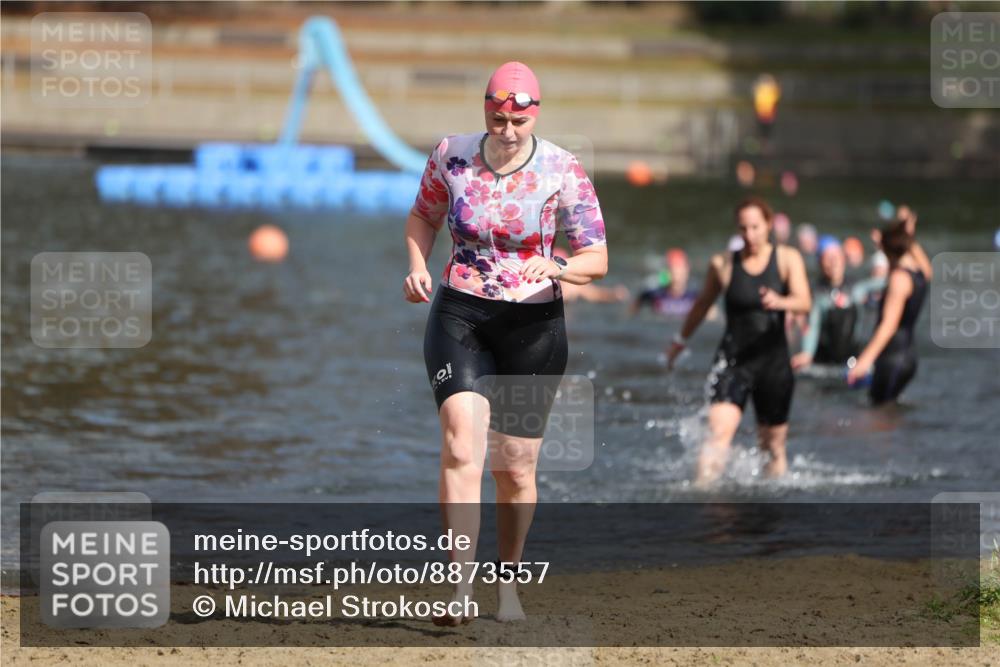 14.09.2025 - Stadtparktriathlon Michael Strokosch http://msf.ph/oto/8873557 14.09.2025 12:14:26 Schwimmen 1248, 1279, 1316 meine-sportfotos.de