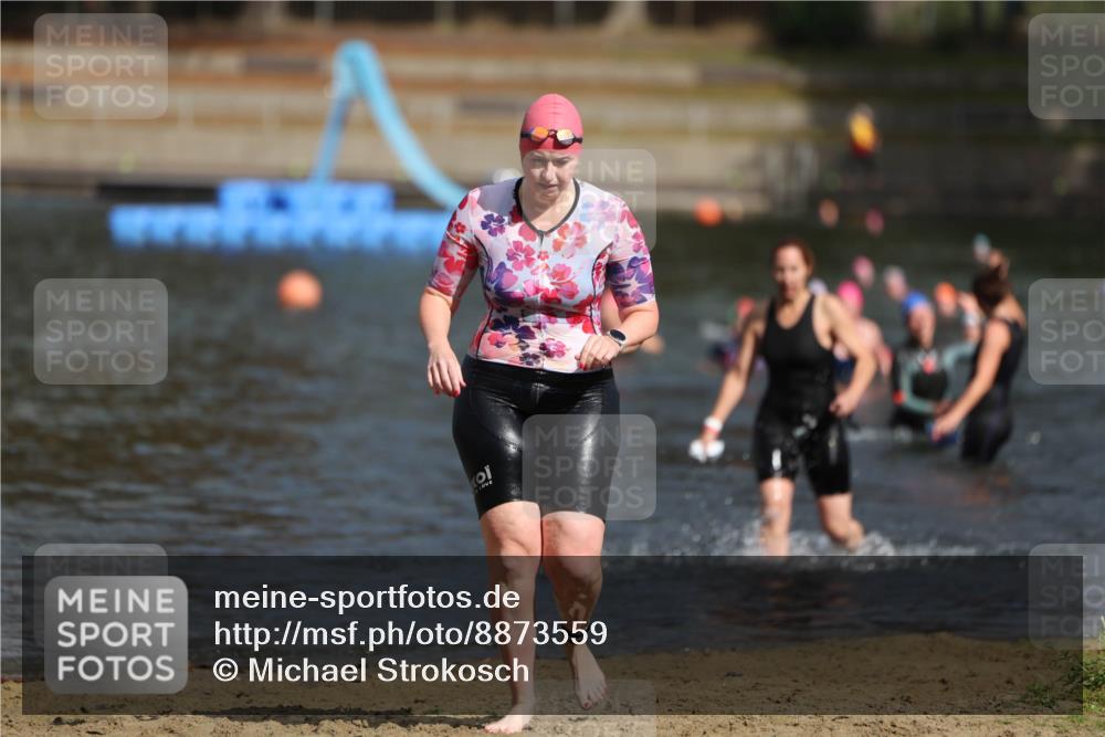 14.09.2025 - Stadtparktriathlon Michael Strokosch http://msf.ph/oto/8873559 14.09.2025 12:14:27 Schwimmen 1279, 1316 meine-sportfotos.de