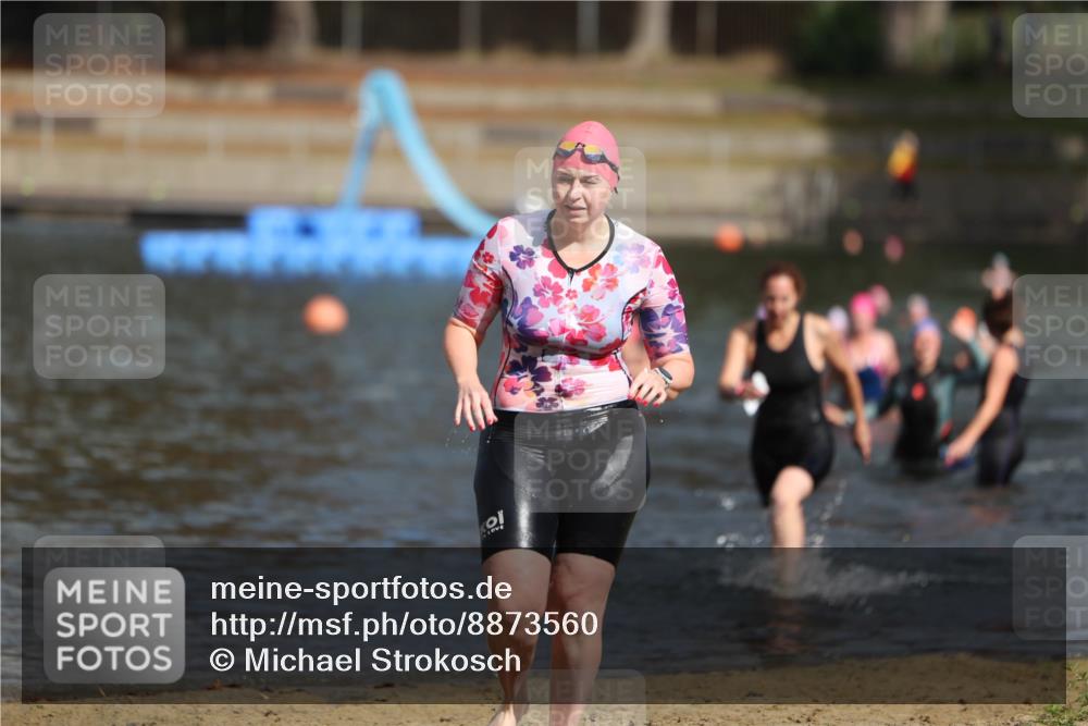 14.09.2025 - Stadtparktriathlon Michael Strokosch http://msf.ph/oto/8873560 14.09.2025 12:14:27 Schwimmen 1279, 1316 meine-sportfotos.de