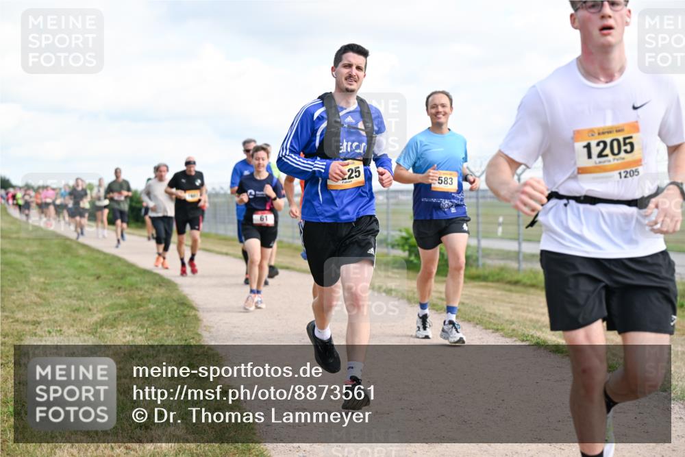 14.09.2025 - Airport Race Dr. Thomas Lammeyer http://msf.ph/oto/8873561 14.09.2025 12:18:17 Laufen 61, 25, 583, 1205, 1205 meine-sportfotos.de