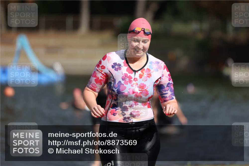 14.09.2025 - Stadtparktriathlon Michael Strokosch http://msf.ph/oto/8873569 14.09.2025 12:14:29 Schwimmen 1279, 1316 meine-sportfotos.de