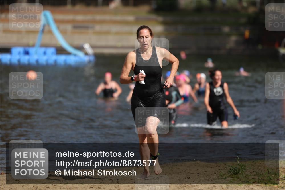 14.09.2025 - Stadtparktriathlon Michael Strokosch http://msf.ph/oto/8873577 14.09.2025 12:14:31 Schwimmen 1279, 1316 meine-sportfotos.de