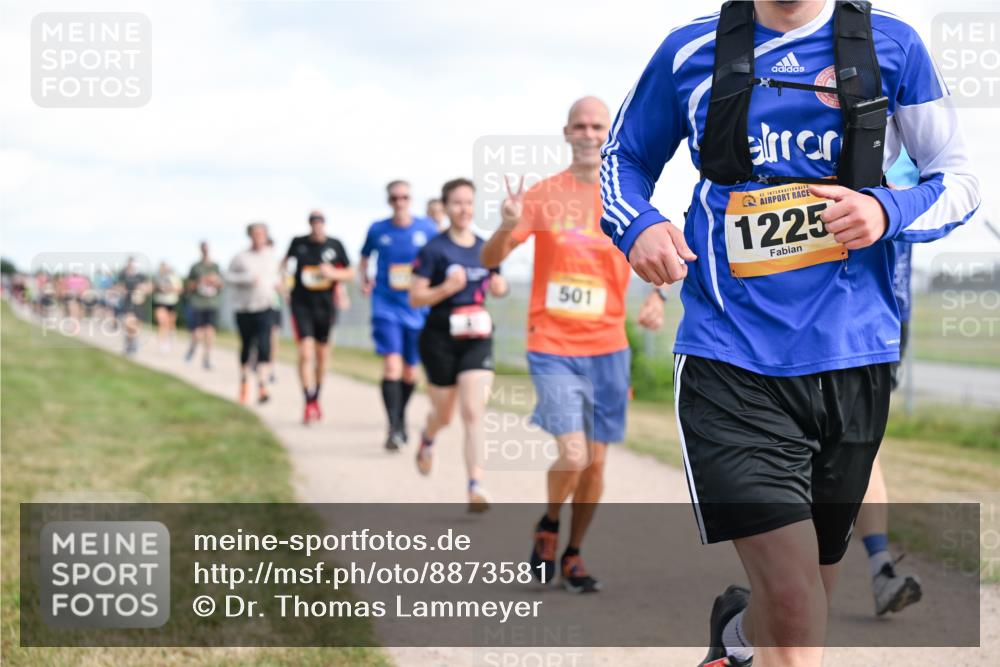 14.09.2025 - Airport Race Dr. Thomas Lammeyer http://msf.ph/oto/8873581 14.09.2025 12:18:18 Laufen 501, 42, 1225 meine-sportfotos.de