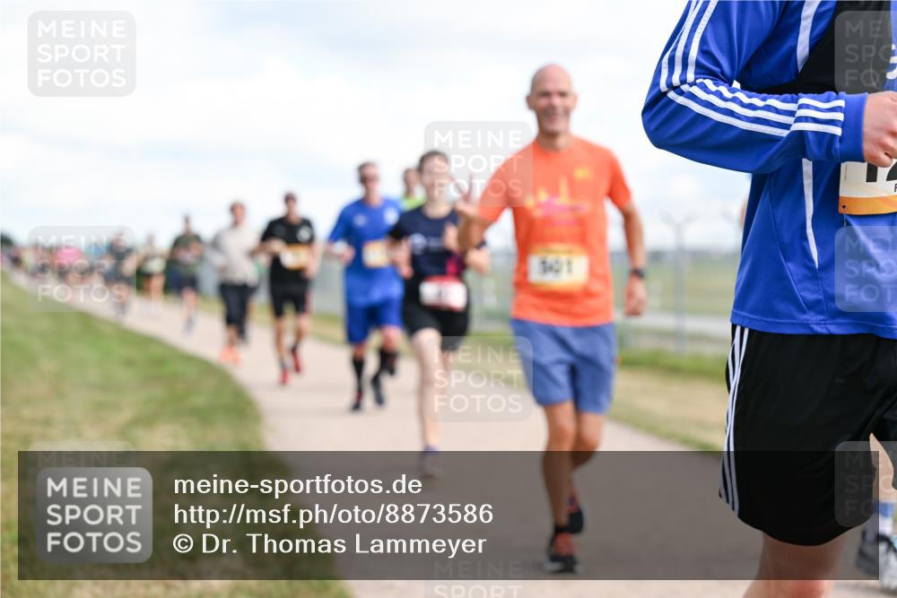 14.09.2025 - Airport Race Dr. Thomas Lammeyer http://msf.ph/oto/8873586 14.09.2025 12:18:19 Laufen 501 meine-sportfotos.de