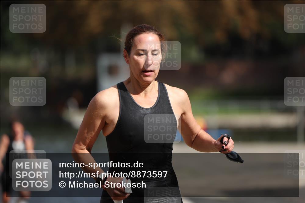 14.09.2025 - Stadtparktriathlon Michael Strokosch http://msf.ph/oto/8873597 14.09.2025 12:14:35 Schwimmen 1272, 1307, 1316 meine-sportfotos.de