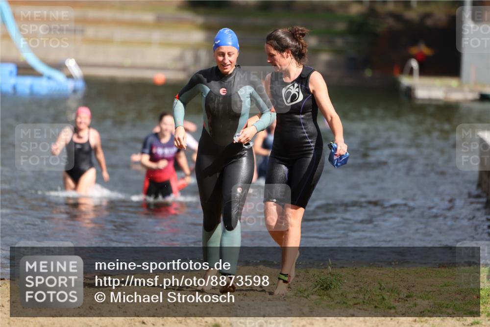 14.09.2025 - Stadtparktriathlon Michael Strokosch http://msf.ph/oto/8873598 14.09.2025 12:14:40 Schwimmen 1268, 1272, 1307, 1315 meine-sportfotos.de