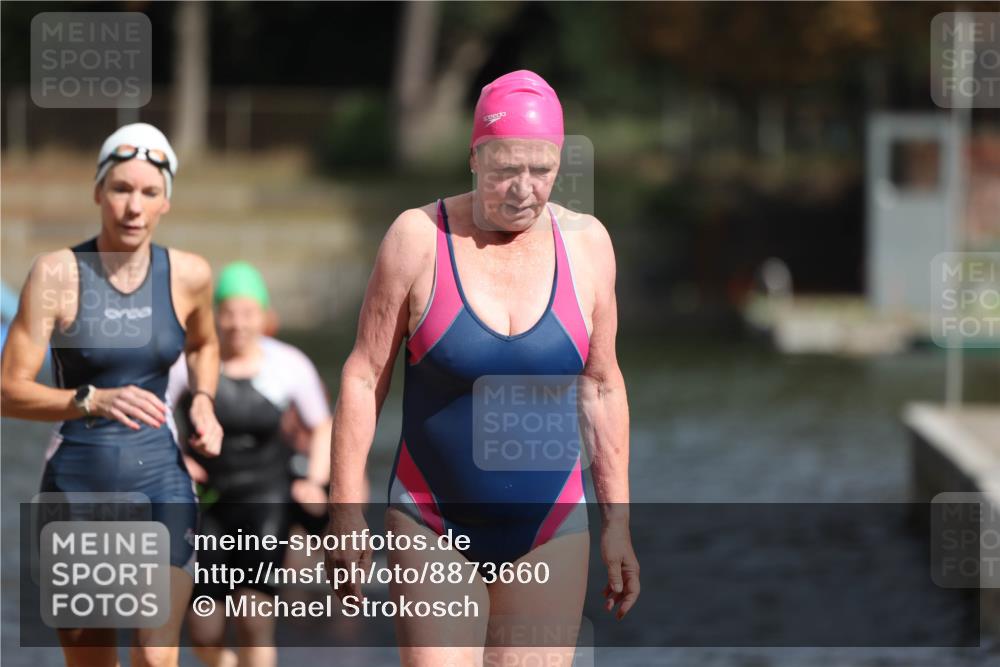 14.09.2025 - Stadtparktriathlon Michael Strokosch http://msf.ph/oto/8873660 14.09.2025 12:14:57 Schwimmen 1254, 1273, 1299, 1303, 1308 meine-sportfotos.de