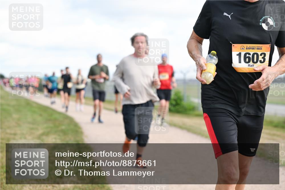 14.09.2025 - Airport Race Dr. Thomas Lammeyer http://msf.ph/oto/8873661 14.09.2025 12:18:23 Laufen 42, 1603 meine-sportfotos.de