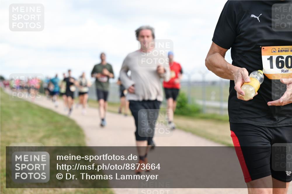 14.09.2025 - Airport Race Dr. Thomas Lammeyer http://msf.ph/oto/8873664 14.09.2025 12:18:23 Laufen 42, 160 meine-sportfotos.de