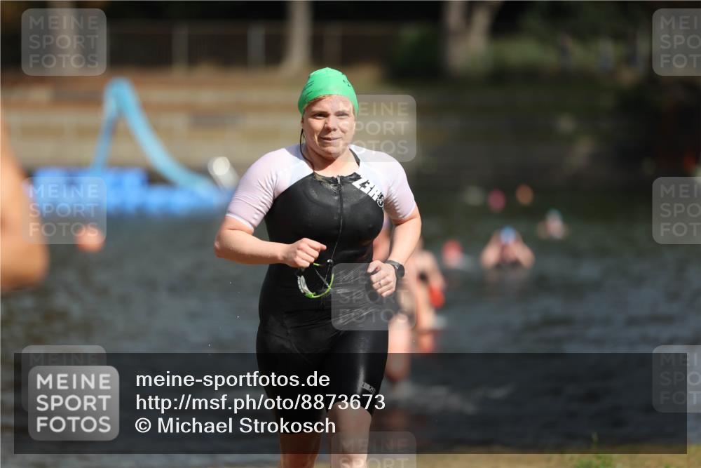 14.09.2025 - Stadtparktriathlon Michael Strokosch http://msf.ph/oto/8873673 14.09.2025 12:14:59 Schwimmen 1254, 1273, 1303, 1308 meine-sportfotos.de