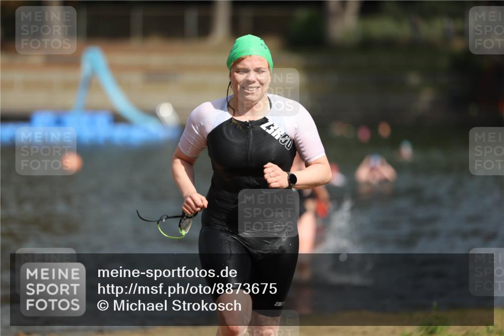 14.09.2025 - Stadtparktriathlon Michael Strokosch http://msf.ph/oto/8873675 14.09.2025 12:15:00 Schwimmen 1254, 1273, 1303, 1308 meine-sportfotos.de