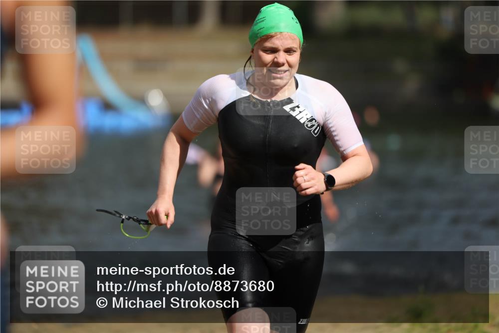 14.09.2025 - Stadtparktriathlon Michael Strokosch http://msf.ph/oto/8873680 14.09.2025 12:15:00 Schwimmen 1254, 1273, 1303, 1308 meine-sportfotos.de