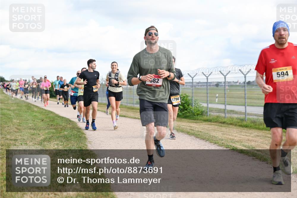 14.09.2025 - Airport Race Dr. Thomas Lammeyer http://msf.ph/oto/8873691 14.09.2025 12:18:25 Laufen 582, 212, 1798, 594 meine-sportfotos.de
