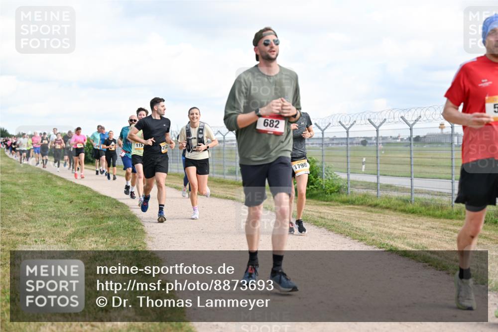 14.09.2025 - Airport Race Dr. Thomas Lammeyer http://msf.ph/oto/8873693 14.09.2025 12:18:25 Laufen 115, 212, 682, 1798, 5 meine-sportfotos.de