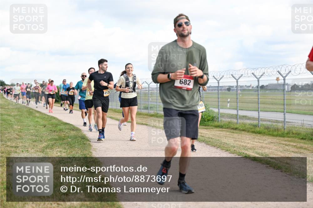 14.09.2025 - Airport Race Dr. Thomas Lammeyer http://msf.ph/oto/8873697 14.09.2025 12:18:26 Laufen 2129, 682, 98 meine-sportfotos.de