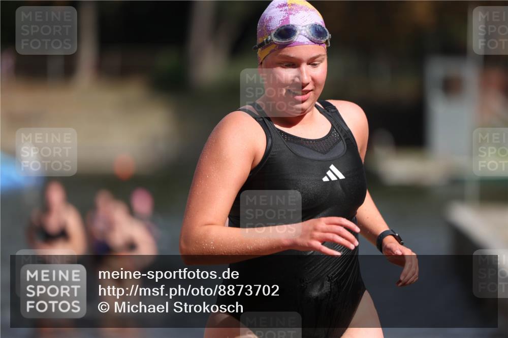 14.09.2025 - Stadtparktriathlon Michael Strokosch http://msf.ph/oto/8873702 14.09.2025 12:15:07 Schwimmen 1232, 1254, 1295 meine-sportfotos.de