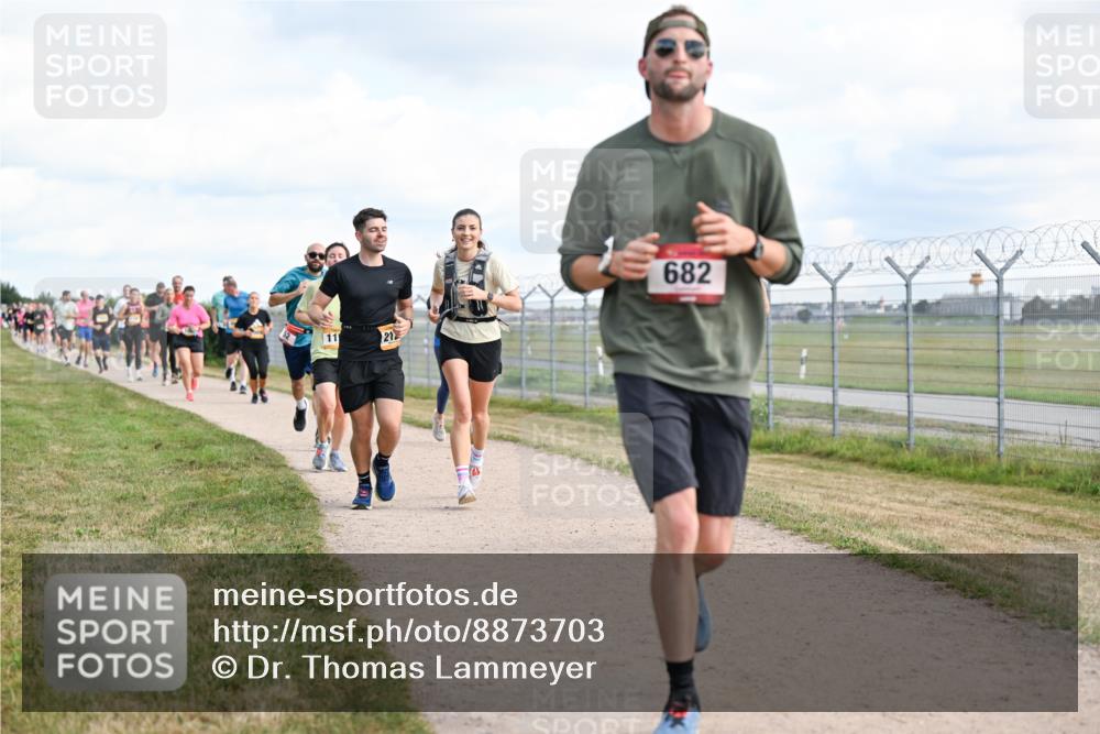14.09.2025 - Airport Race Dr. Thomas Lammeyer http://msf.ph/oto/8873703 14.09.2025 12:18:26 Laufen 11, 21, 682 meine-sportfotos.de