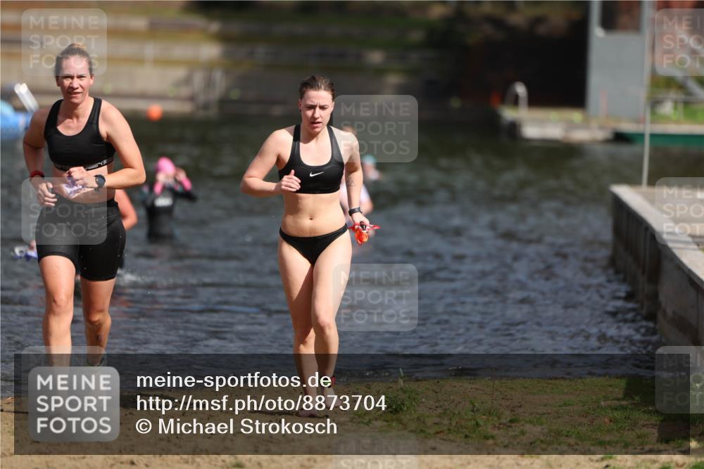 14.09.2025 - Stadtparktriathlon Michael Strokosch http://msf.ph/oto/8873704 14.09.2025 12:15:12 Schwimmen 1232, 1295 meine-sportfotos.de