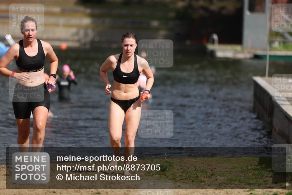 14.09.2025 - Stadtparktriathlon Michael Strokosch http://msf.ph/oto/8873705 14.09.2025 12:15:12 Schwimmen 1232, 1295 meine-sportfotos.de