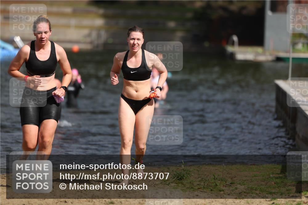 14.09.2025 - Stadtparktriathlon Michael Strokosch http://msf.ph/oto/8873707 14.09.2025 12:15:12 Schwimmen 1232, 1295 meine-sportfotos.de