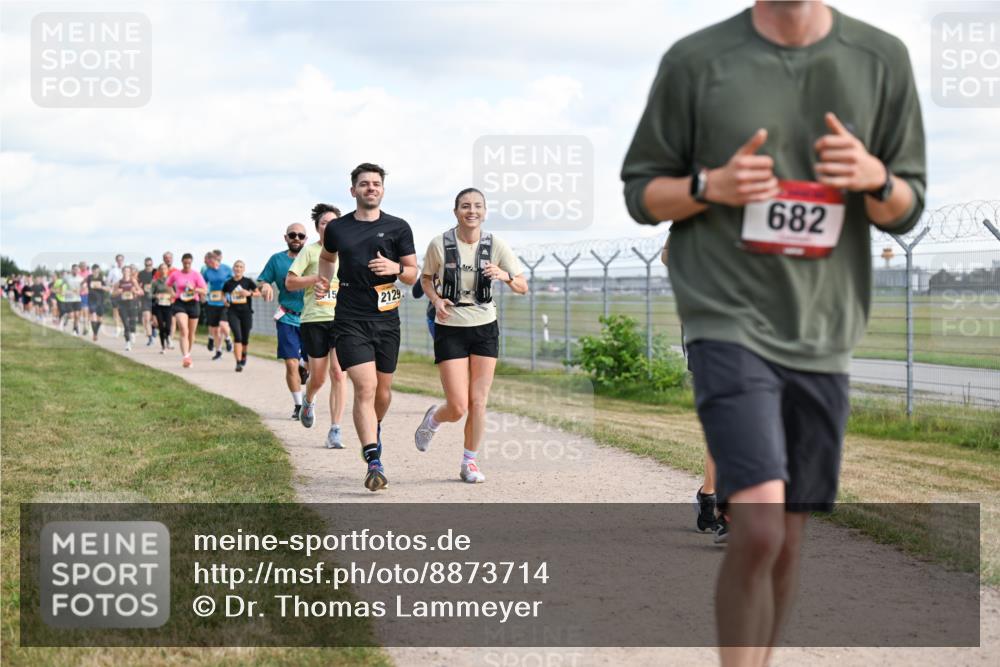 14.09.2025 - Airport Race Dr. Thomas Lammeyer http://msf.ph/oto/8873714 14.09.2025 12:18:26 Laufen 2129, 682 meine-sportfotos.de