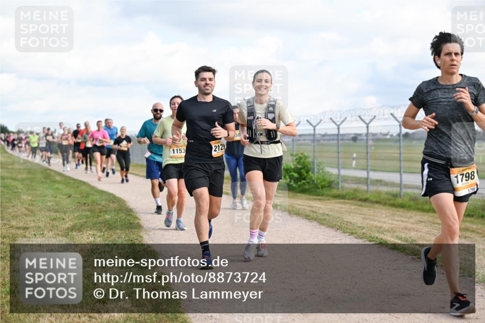 14.09.2025 - Airport Race Dr. Thomas Lammeyer http://msf.ph/oto/8873724 14.09.2025 12:18:27 Laufen 1153, 2129, 38, 1798, 1798 meine-sportfotos.de